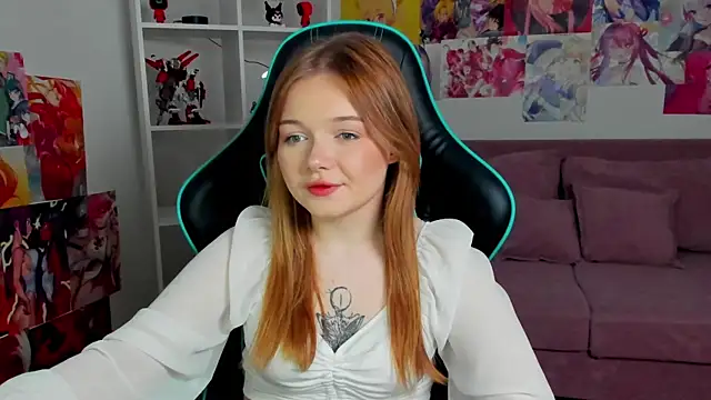 Snapshot of ElinaVale chatting on 04/21/26, 05:17 ElinaVale online show from 04/21/26, 05:17