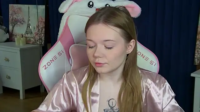 Snapshot of ElinaVale chatting on 04/29/26, 05:30 ElinaVale online show from 04/29/26, 05:30