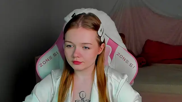 Snapshot of ElinaVale chatting on 05/07/26, 04:12 ElinaVale online show from 05/07/26, 04:12