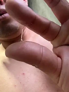 Snapshot of GoldenM95 chatting on 03/10/26, 06:35 GoldenM95 online show from 03/10/26, 06:35