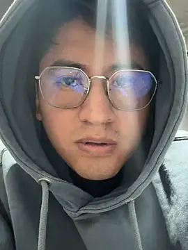 Snapshot of GoldenM95 chatting on 03/17/26, 11:52 GoldenM95 online show from 03/17/26, 11:52