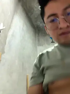 Snapshot of GoldenM95 chatting on 03/23/26, 06:06 GoldenM95 online show from 03/23/26, 06:06