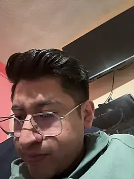 Snapshot of GoldenM95 chatting on 03/24/26, 07:02 GoldenM95 online show from 03/24/26, 07:02