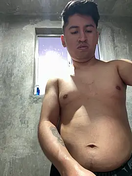 Snapshot of GoldenM95 chatting on 04/04/26, 11:35 GoldenM95 online show from 04/04/26, 11:35