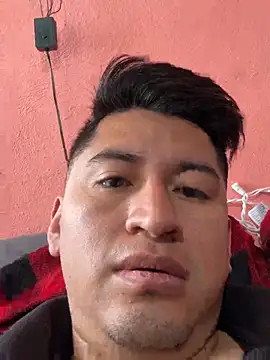 Snapshot of GoldenM95 chatting on 04/07/26, 07:47 GoldenM95 online show from 04/07/26, 07:47