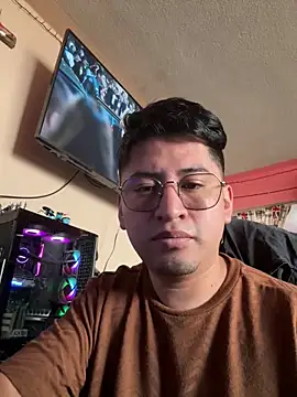 Snapshot of GoldenM95 chatting on 04/09/26, 08:36 GoldenM95 online show from 04/09/26, 08:36