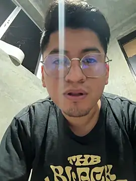 Snapshot of GoldenM95 chatting on 04/13/26, 03:45 GoldenM95 online show from 04/13/26, 03:45