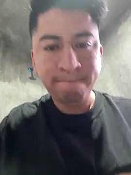 Snapshot of GoldenM95 chatting on 04/19/26, 07:05 GoldenM95 online show from 04/19/26, 07:05