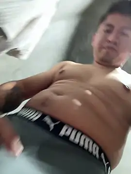 Snapshot of GoldenM95 chatting on 04/25/26, 05:43 GoldenM95 online show from 04/25/26, 05:43