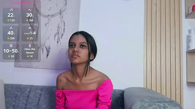 Snapshot of queen_adhara chatting on 04/21/26, 12:44 queen adhara online show from 04/21/26, 12:44