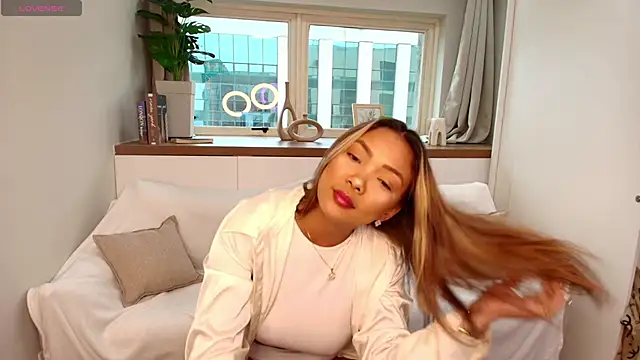 Snapshot of Debra_Fox chatting on 03/11/26, 02:34 Debra Fox online show from 03/11/26, 02:34