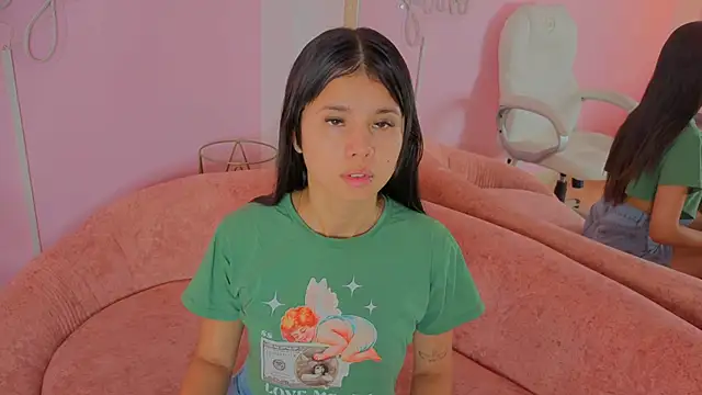 Snapshot of Tamara_Ferrer chatting on 04/11/26, 10:08 Tamara Ferrer online show from 04/11/26, 10:08