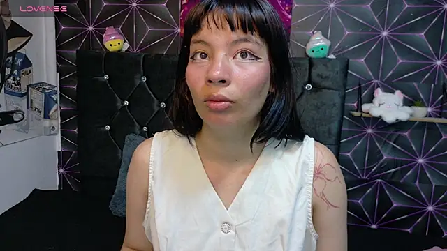 Snapshot of Ameliiiee chatting on 03/07/26, 06:38 Ameliiiee online show from 03/07/26, 06:38