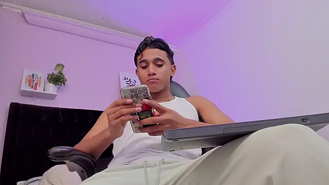 Snapshot of Morgan_Bladee chatting on 04/15/26, 04:30 Morgan Bladee online show from 04/15/26, 04:30