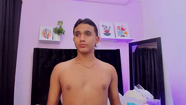 Snapshot of Morgan_Bladee chatting on 04/17/26, 04:59 Morgan Bladee online show from 04/17/26, 04:59