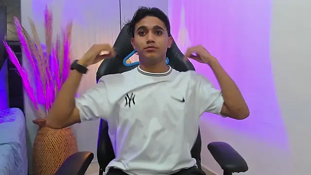 Snapshot of Morgan_Bladee chatting on 04/20/26, 10:00 Morgan Bladee online show from 04/20/26, 10:00