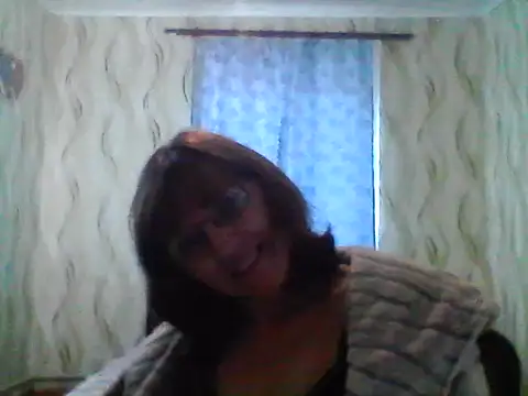 Snapshot of Alisaprice077 chatting on 03/21/26, 11:04 Alisaprice077 online show from 03/21/26, 11:04