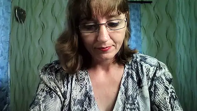 Snapshot of Alisaprice077 chatting on 07/04/26, 07:03 Alisaprice077 online show from 07/04/26, 07:03