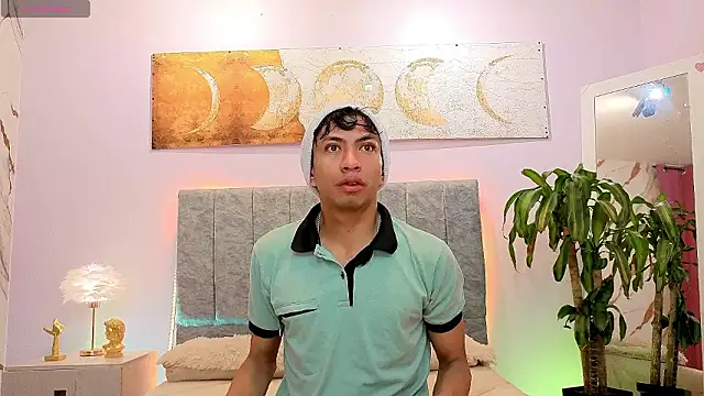 Snapshot of Luchoplayboy chatting on 03/17/26, 12:08 Luchoplayboy online show from 03/17/26, 12:08