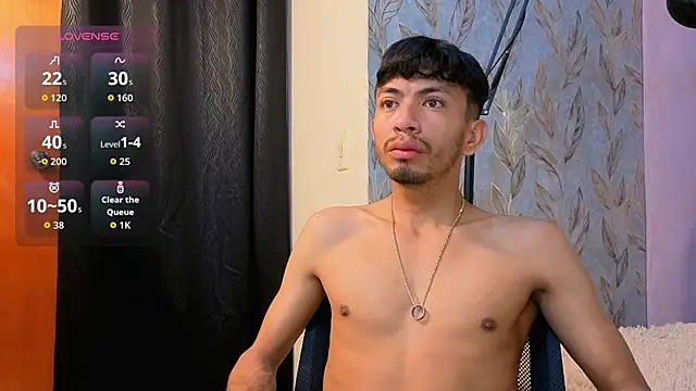 Snapshot of Luchoplayboy chatting on 04/13/26, 12:43 Luchoplayboy online show from 04/13/26, 12:43