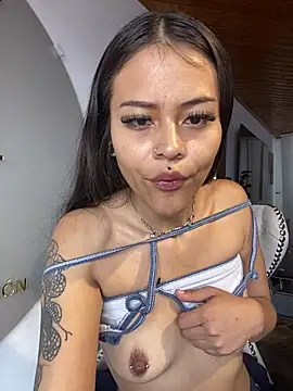 Snapshot of Cloe_pink1 chatting on 03/24/26, 02:22 Cloe pink1 online show from 03/24/26, 02:22