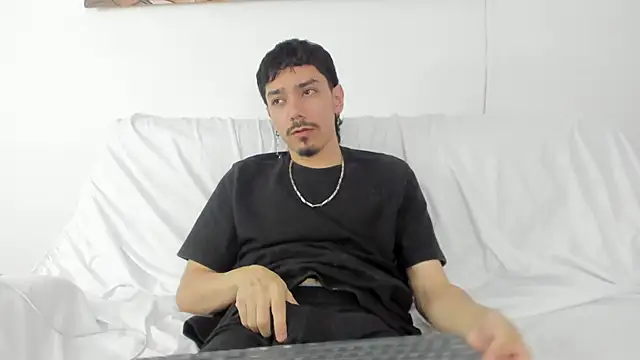 Snapshot of finn_jackson chatting on 03/19/26, 07:40 finn jackson online show from 03/19/26, 07:40