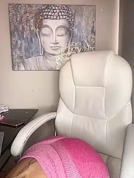 Snapshot of chanell_pinkk chatting on 03/17/26, 01:03 chanell pinkk online show from 03/17/26, 01:03