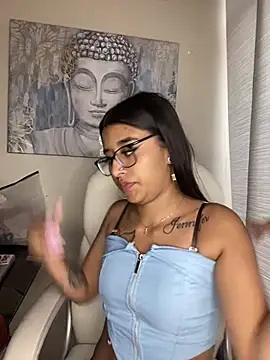 Snapshot of chanell_pinkk chatting on 03/18/26, 02:20 chanell pinkk online show from 03/18/26, 02:20