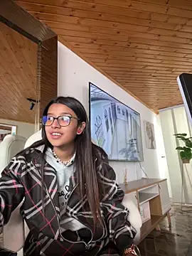 Snapshot of chanell_pinkk chatting on 03/27/26, 02:06 chanell pinkk online show from 03/27/26, 02:06