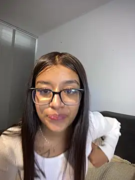 Snapshot of chanell_pinkk chatting on 04/16/26, 01:34 chanell pinkk online show from 04/16/26, 01:34