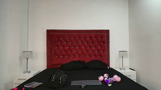 Snapshot of Daphne_glas chatting on 04/14/26, 11:27 Daphne glas online show from 04/14/26, 11:27