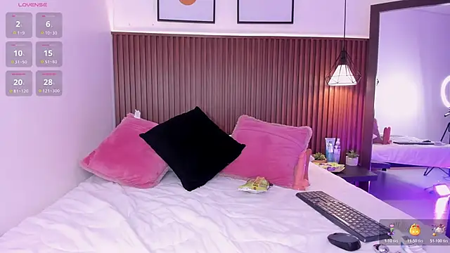 Snapshot of ahitanaa_ chatting on 04/01/26, 03:18 ahitanaa online show from 04/01/26, 03:18