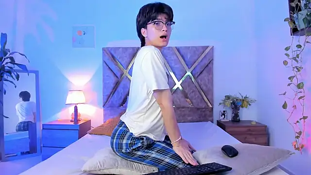 Snapshot of Kai_blaz chatting on 03/27/26, 12:27 Kai blaz online show from 03/27/26, 12:27