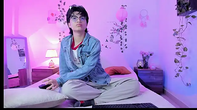 Snapshot of Kai_blaz chatting on 03/31/26, 07:03 Kai blaz online show from 03/31/26, 07:03