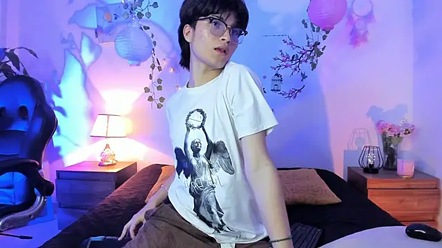 Snapshot of Kai_blaz chatting on 04/15/26, 10:43 Kai blaz online show from 04/15/26, 10:43