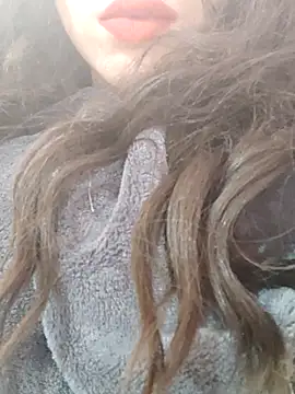 Snapshot of Kamilya89six chatting on 03/10/26, 02:11 Kamilya89six online show from 03/10/26, 02:11