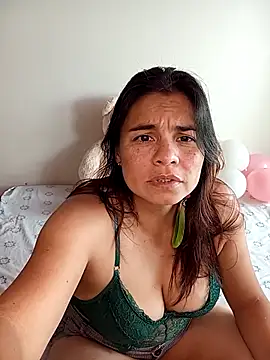 Snapshot of BettyBoo_w chatting on 04/02/26, 02:26 BettyBoo w online show from 04/02/26, 02:26