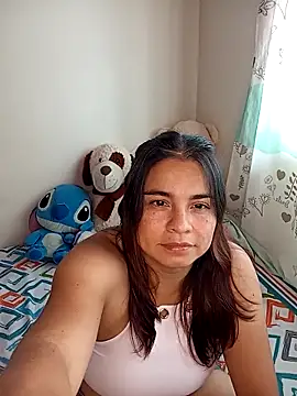 Snapshot of BettyBoo_w chatting on 04/05/26, 01:30 BettyBoo w online show from 04/05/26, 01:30