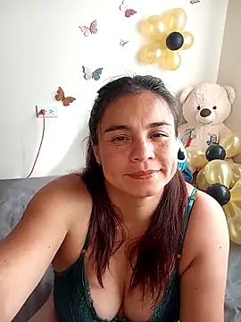 Snapshot of BettyBoo_w chatting on 04/09/26, 01:38 BettyBoo w online show from 04/09/26, 01:38