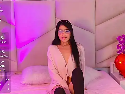 Snapshot of OliviaDiaz chatting on 03/08/26, 01:59 OliviaDiaz online show from 03/08/26, 01:59