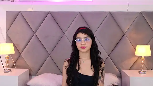 Snapshot of OliviaDiaz chatting on 03/27/26, 08:52 OliviaDiaz online show from 03/27/26, 08:52