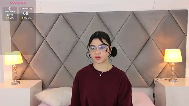 Snapshot of OliviaDiaz chatting on 03/30/26, 08:10 OliviaDiaz online show from 03/30/26, 08:10