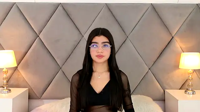 Snapshot of OliviaDiaz chatting on 04/17/26, 08:12 OliviaDiaz online show from 04/17/26, 08:12