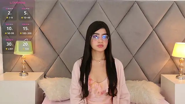 Snapshot of OliviaDiaz chatting on 04/18/26, 08:09 OliviaDiaz online show from 04/18/26, 08:09