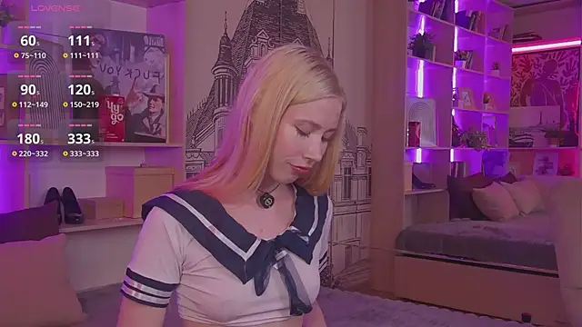Lola Gilbert online show from 05/25/26, 01:17