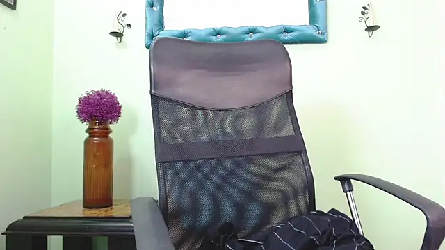 Snapshot of ChalonVera chatting on 03/19/26, 08:02 ChalonVera online show from 03/19/26, 08:02