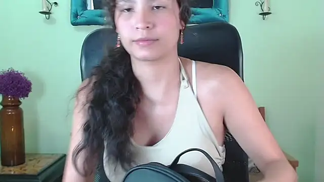 Snapshot of ChalonVera chatting on 05/29/26, 07:34 ChalonVera online show from 05/29/26, 07:34