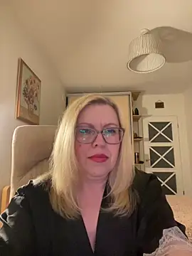 JanieLight53 online show from 05/17/26, 11:23