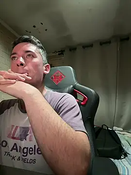 Snapshot of Cr1sXPorn chatting on 03/10/26, 11:54 Cr1sXPorn online show from 03/10/26, 11:54