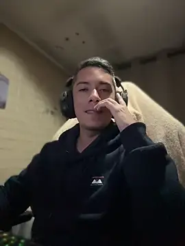 Snapshot of Cr1sXPorn chatting on 04/19/26, 01:49 Cr1sXPorn online show from 04/19/26, 01:49